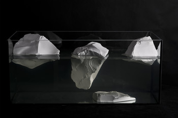 Weronika Lucinska, Poland, Icebergs (Grand Prix UNICUM 2015), 2017, porcelain, 40 x 80 x 40 cm